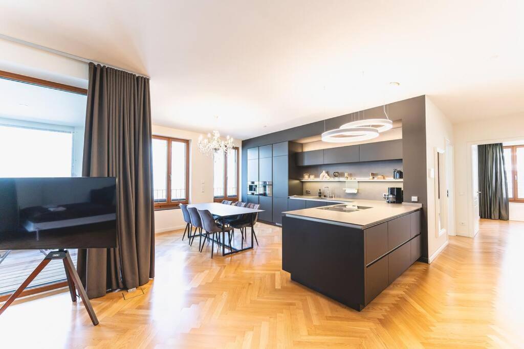 Tip! Erstklassiges 120 Qm Apartment Am Neumarkt Dresden Luaran gambar