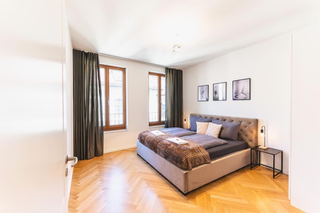 Tip! Erstklassiges 120 Qm Apartment Am Neumarkt Dresden Luaran gambar