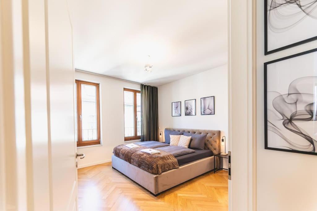 Tip! Erstklassiges 120 Qm Apartment Am Neumarkt Dresden Luaran gambar